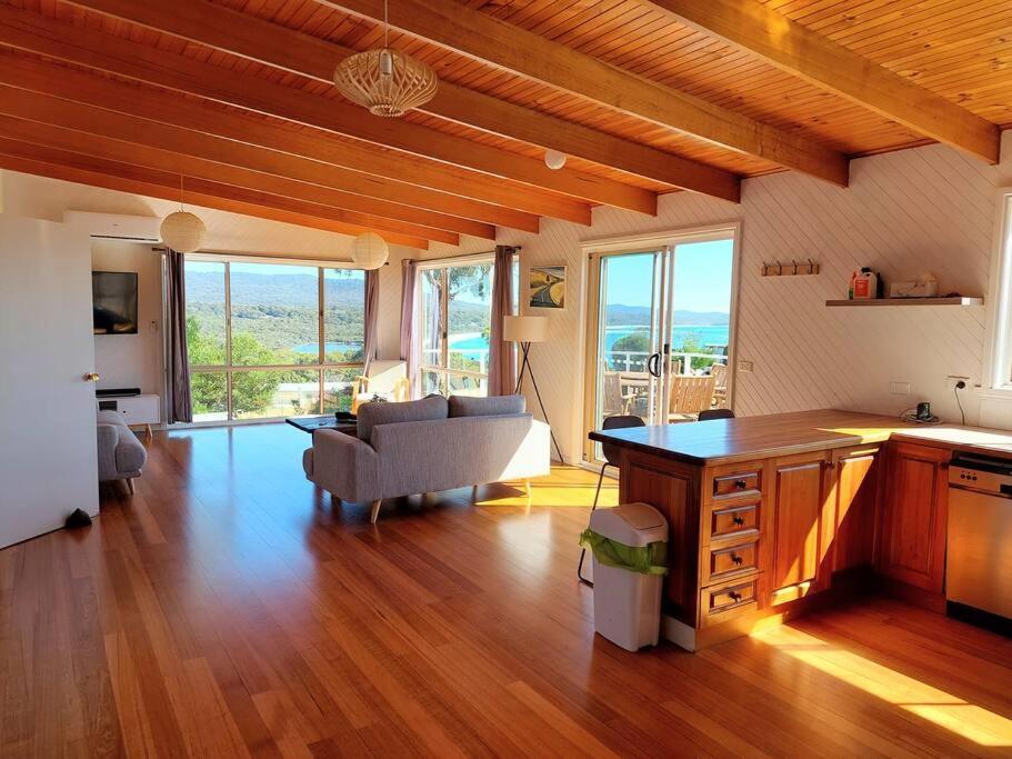 Old Salty Villa Binalong Bay Екстериор снимка